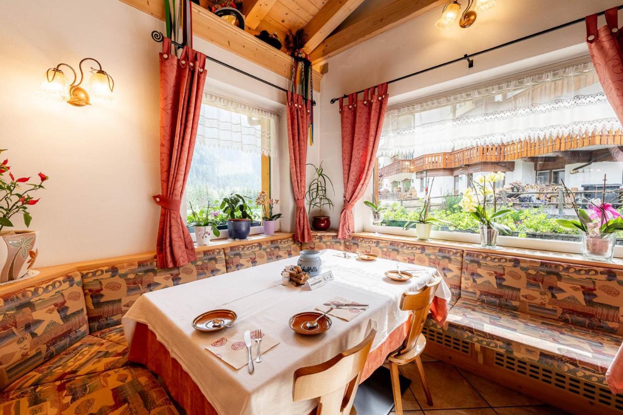 Garni Letizia Bed & Breakfast Campitello di Fassa Dış mekan fotoğraf