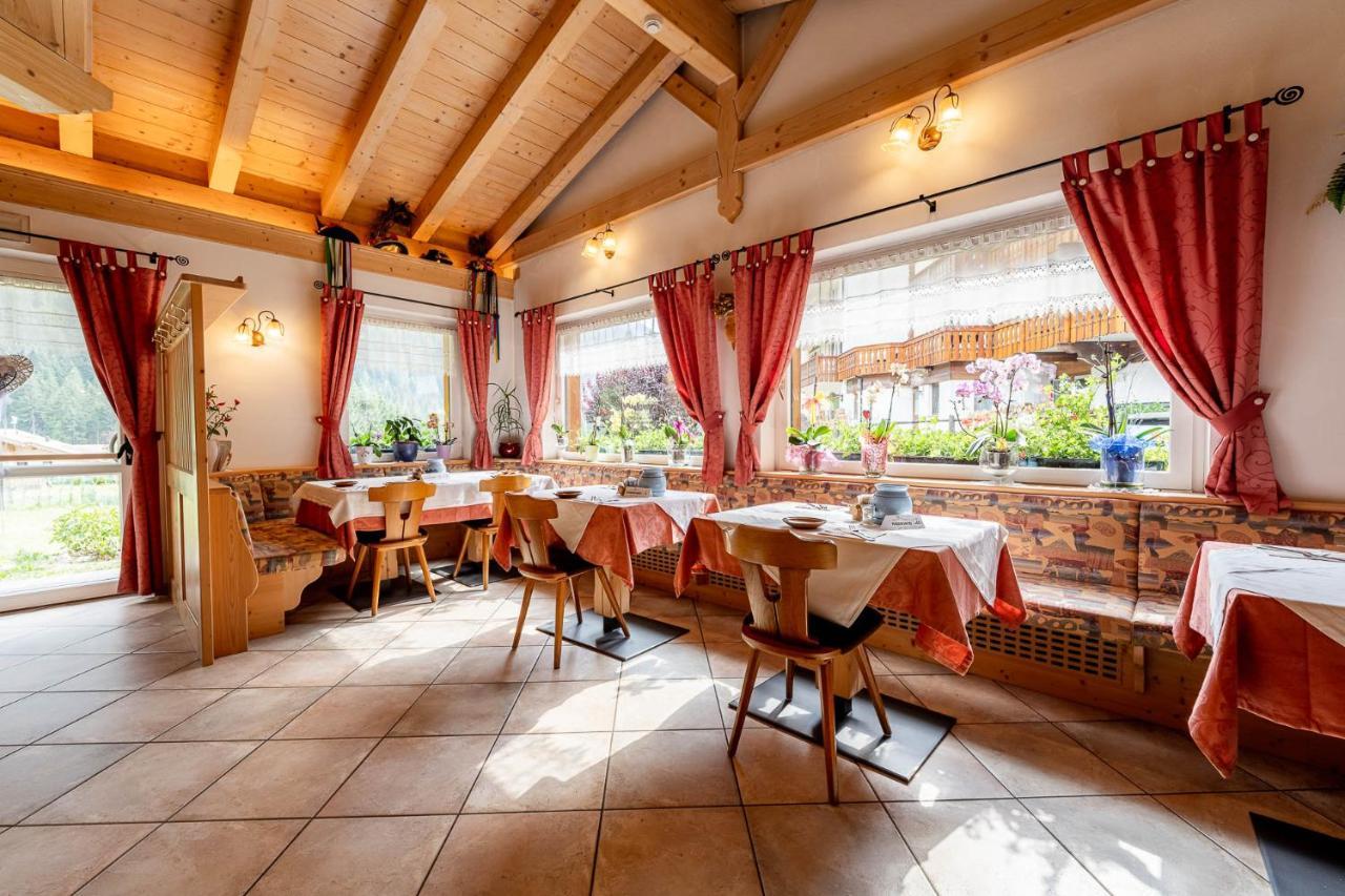 Garni Letizia Bed & Breakfast Campitello di Fassa Dış mekan fotoğraf