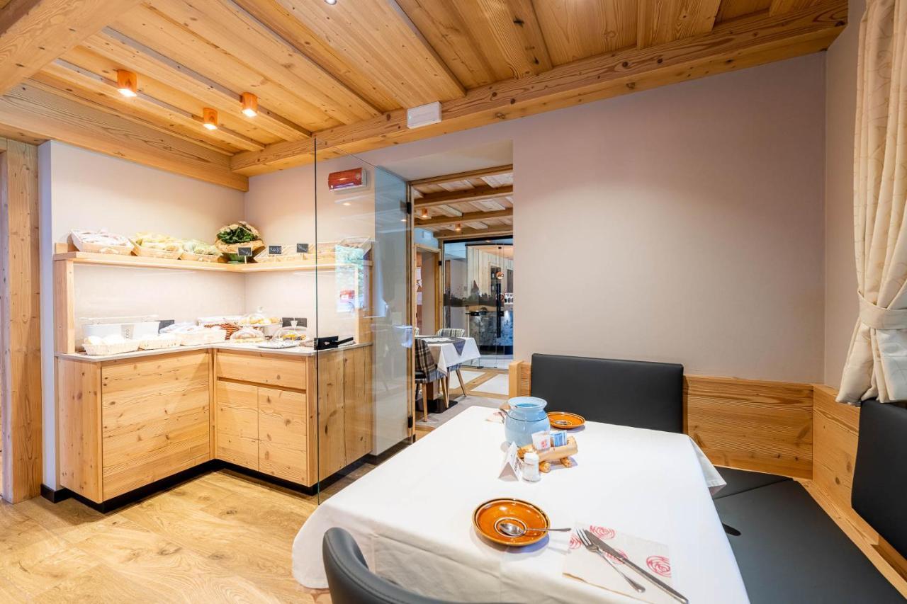 Garni Letizia Bed & Breakfast Campitello di Fassa Dış mekan fotoğraf